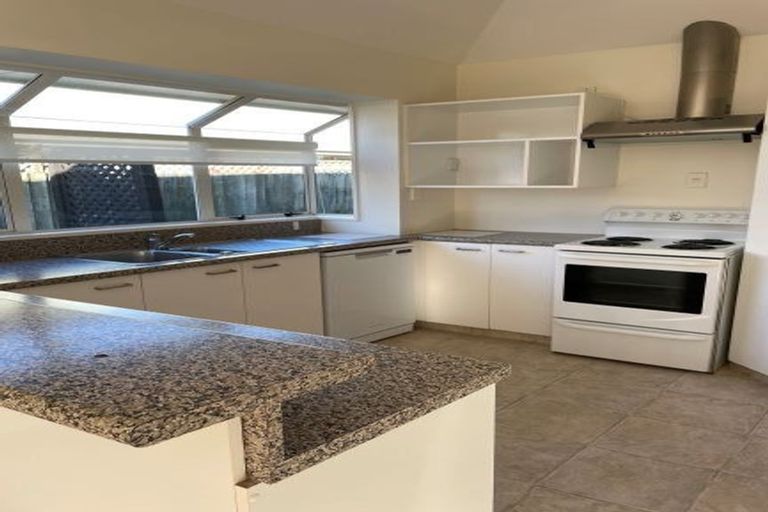 Photo of property in 1 Carmana Gardens, Rangiora, 7400