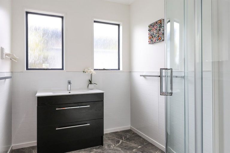 Photo of property in 24 Saint Hill Lane, Havelock North, 4130