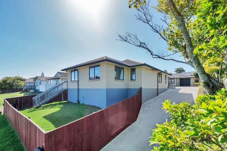 Photo of property in 86 Farquhar Road, Glendene, Auckland, 0602