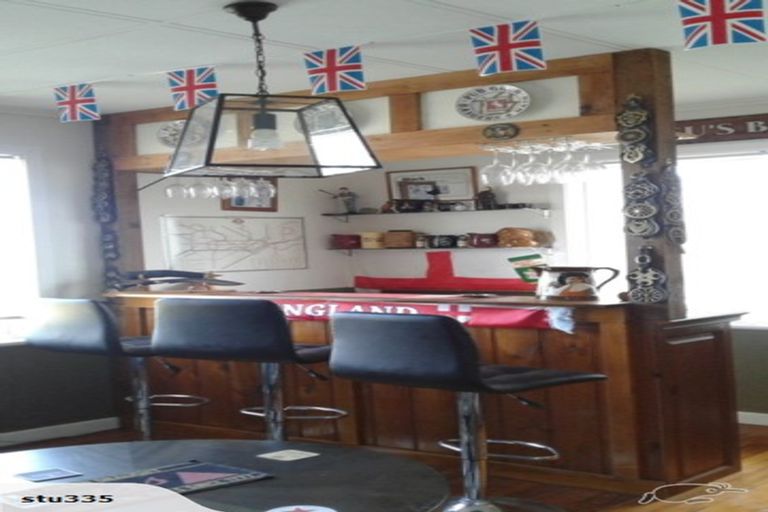 Photo of property in 3 Omori Place, Castlecliff, Whanganui, 4501