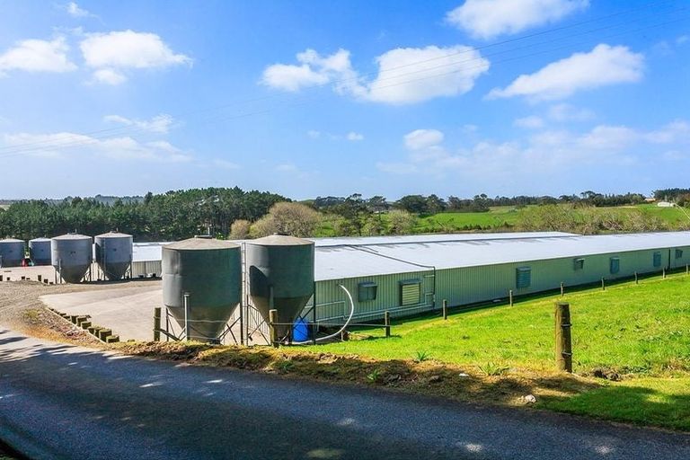 Photo of property in 69 Puke Road, Kumeu, 0891