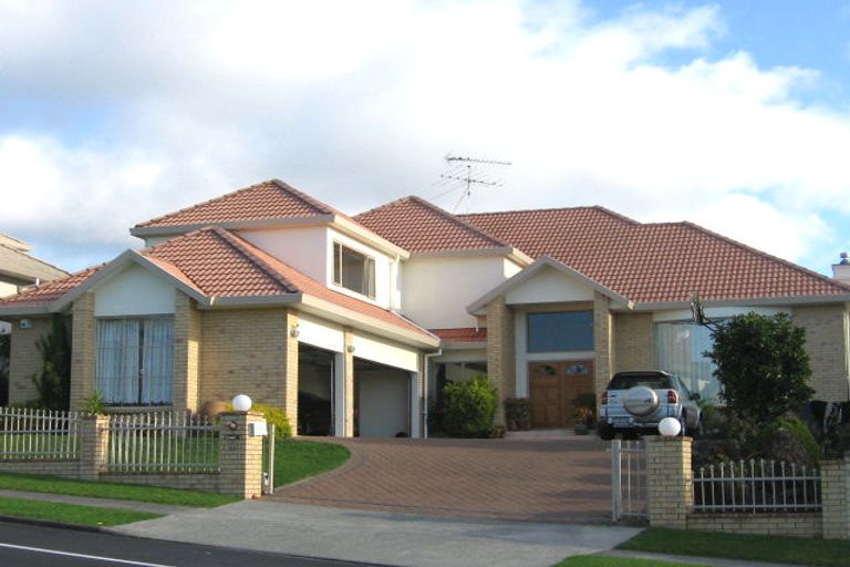 Photo of property in 29 Jane Eyre Drive, Somerville, Auckland, 2014