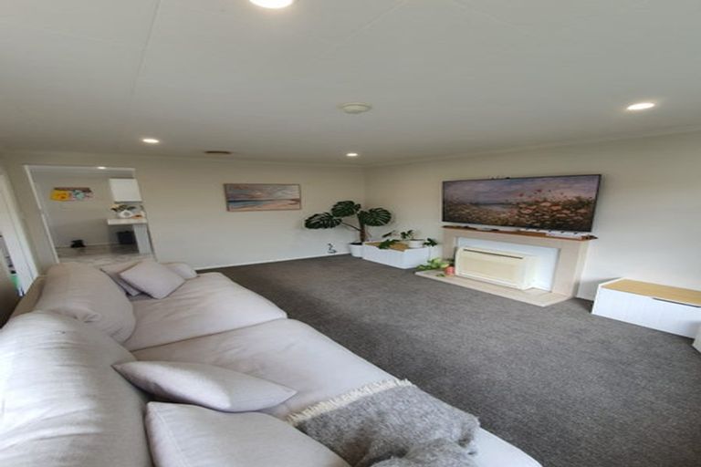 Photo of property in 1/15 Dunedin Street, Redwood, Christchurch, 8051