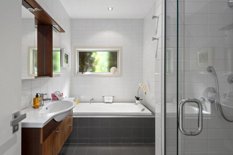 Photo of property in 33 Wroxton Terrace, Merivale, Christchurch, 8014