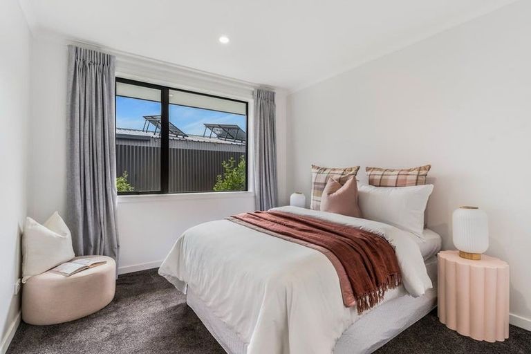 Photo of property in 68 Park Street, Winton, 9720