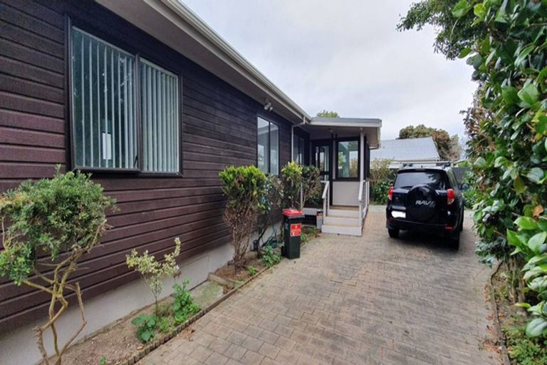 Photo of property in 14a Mason Street, Moera, Lower Hutt, 5010