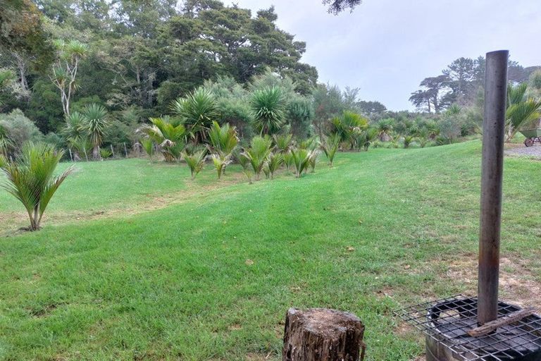 Photo of property in 147 Whaka Road, Maungaturoto, 0520