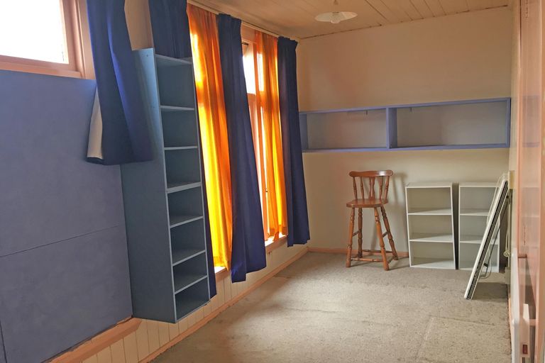 Photo of property in 42 Wharfe Street, South Hill, Oamaru, 9400