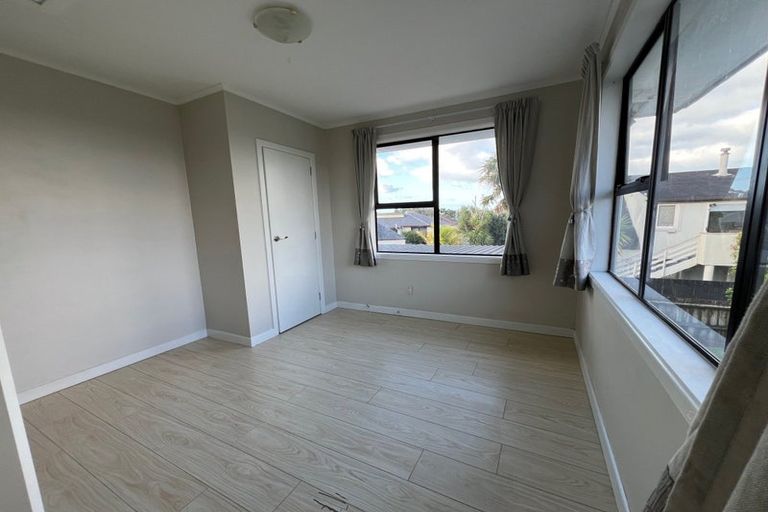 Photo of property in 17 Bradbury Road, Botany Downs, Auckland, 2010