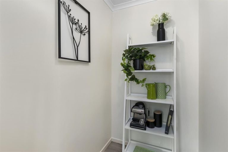 Photo of property in 14 Hanson Grove, Stokes Valley, Lower Hutt, 5019