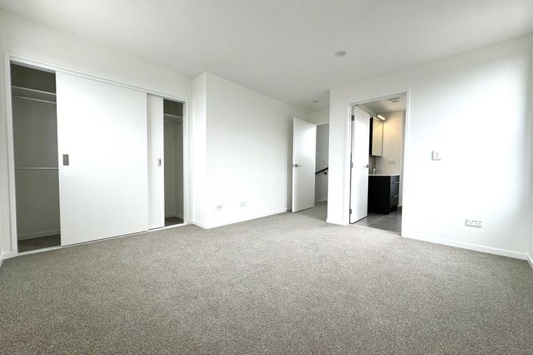 Photo of property in 39 Travis View Drive, Fairview Heights, Auckland, 0632