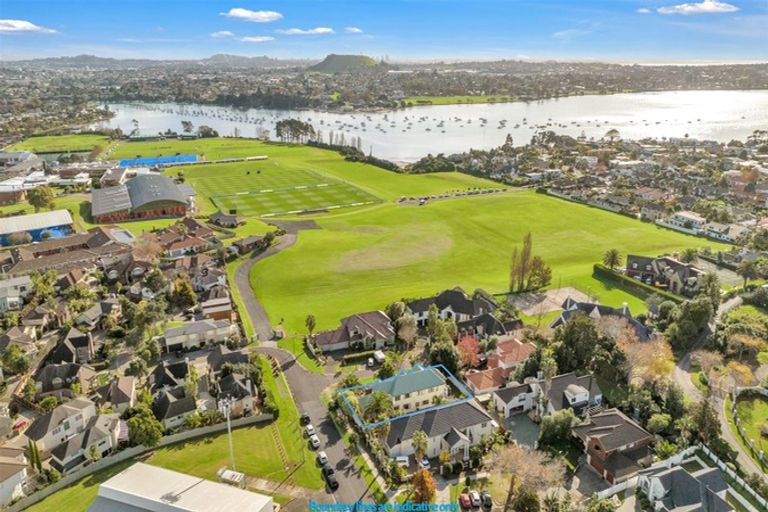 Photo of property in 23 Grammar School Road, Pakuranga, Auckland, 2010