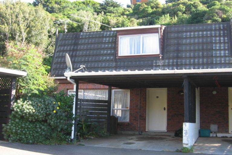 Photo of property in 81 Churton Drive, Churton Park, Wellington, 6037