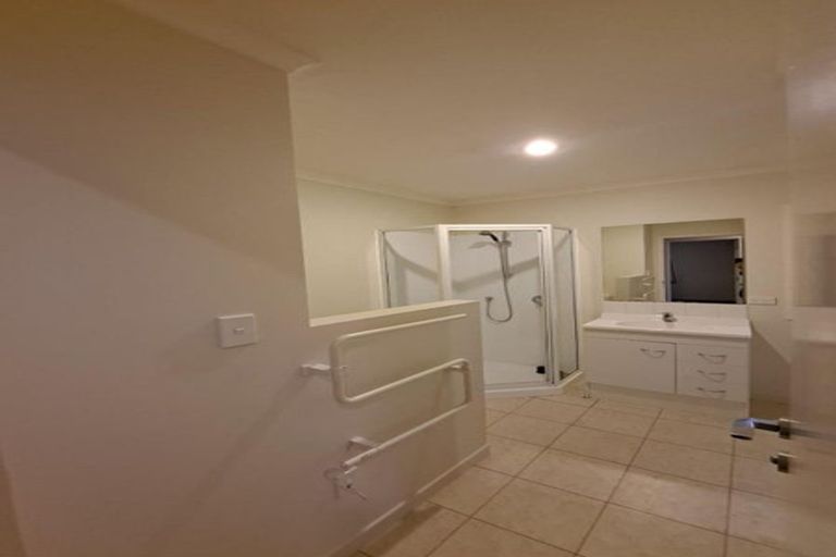 Photo of property in 33 Clemow Road, Fitzroy, New Plymouth, 4312