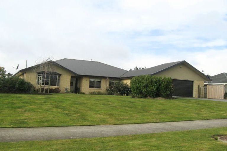 Photo of property in 48 Cashmere Drive, Fitzherbert, Palmerston North, 4410