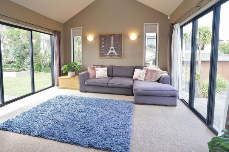 Photo of property in 14 Southworth Place, Grandview Heights, Hamilton, 3200