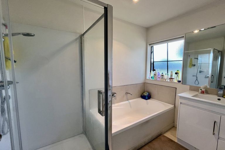 Photo of property in 2 Cyclamen Road, Mangere, Auckland, 2022