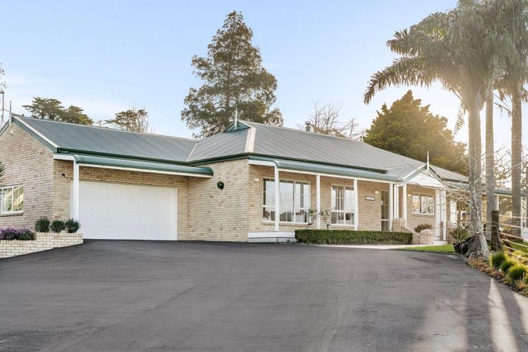 Photo of property in 154 Awa Road, Kumeu, 0891