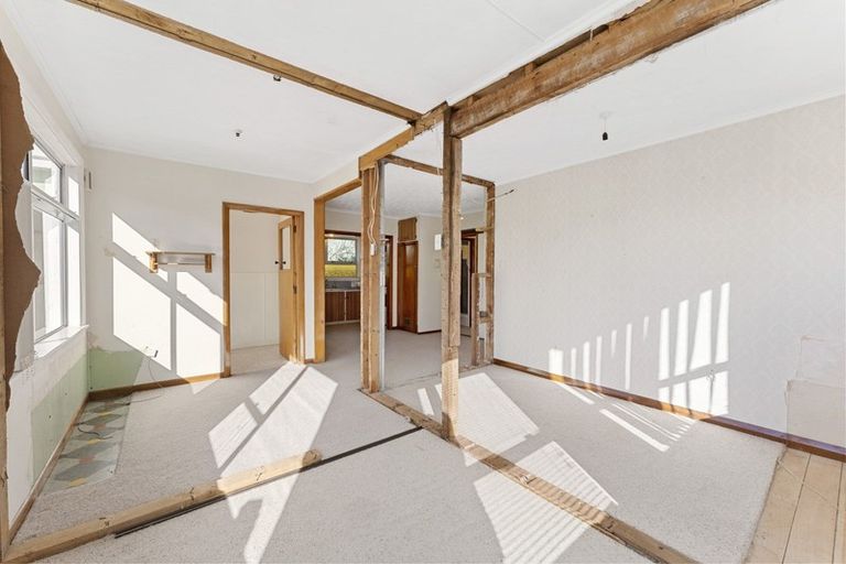 Photo of property in 31 Sanders Avenue, Westown, New Plymouth, 4310