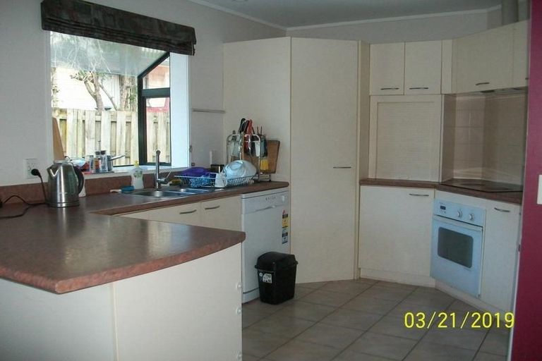Photo of property in 9a Metric Place, Te Atatu South, Auckland, 0610