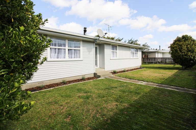 Photo of property in 22 Hardie Grove, Featherston, 5710