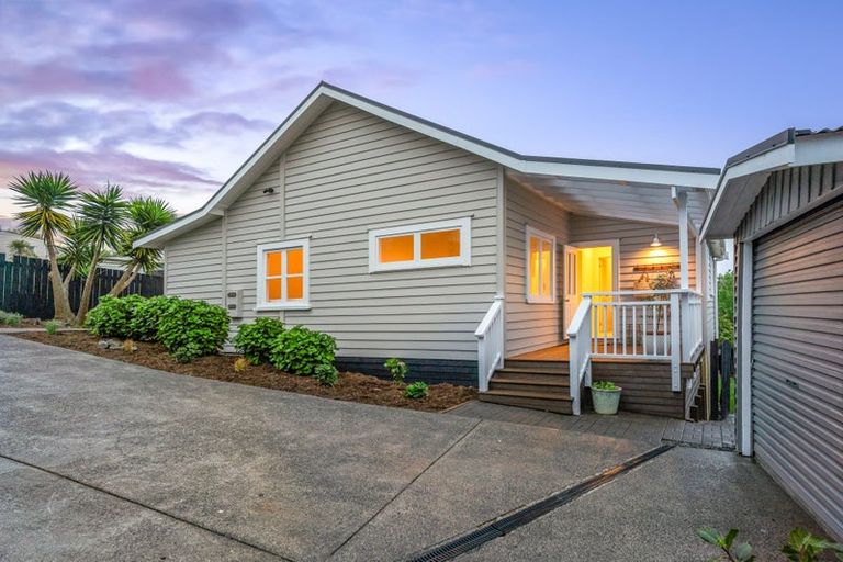 Photo of property in 24 Jean Place, Stanmore Bay, Whangaparaoa, 0932