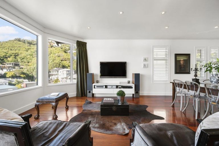 Photo of property in 5 Bayview Terrace, Oriental Bay, Wellington, 6011
