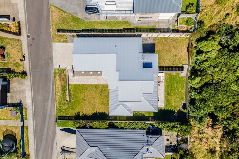 Photo of property in 31 Aspiring Terrace, Aotea, Porirua, 5024