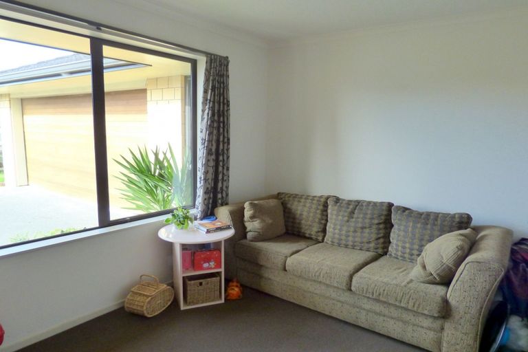 Photo of property in 16 Halyard Loop, Haruru, 0204