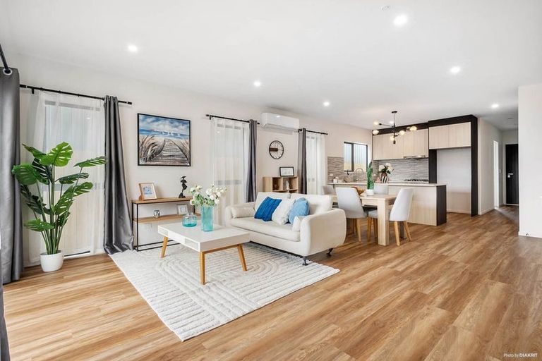 Photo of property in 28b Goodfellow Lane, Flat Bush, Auckland, 2019
