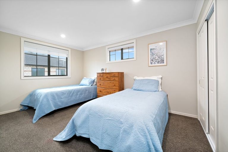 Photo of property in 30 South Kensington Way, Henderson, Auckland, 0612