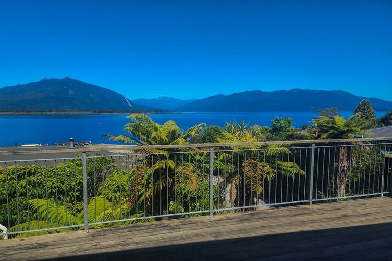 Photo of property in 44 Koe Street, Moana, 7872