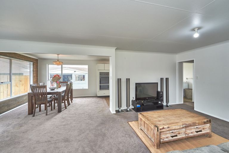 Photo of property in 7 Chadwick Place, Highbury, Palmerston North, 4412