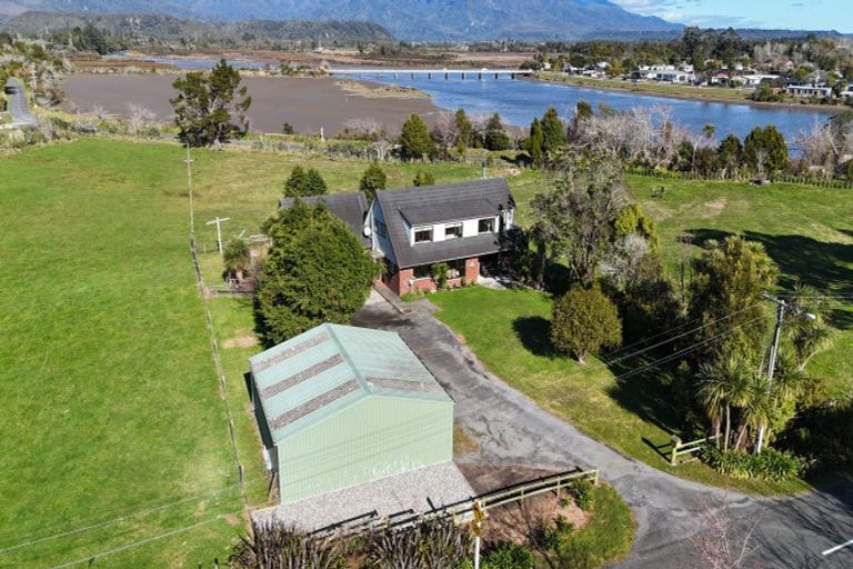 Photo of property in 65 Snodgrass Road, Westport, 7892