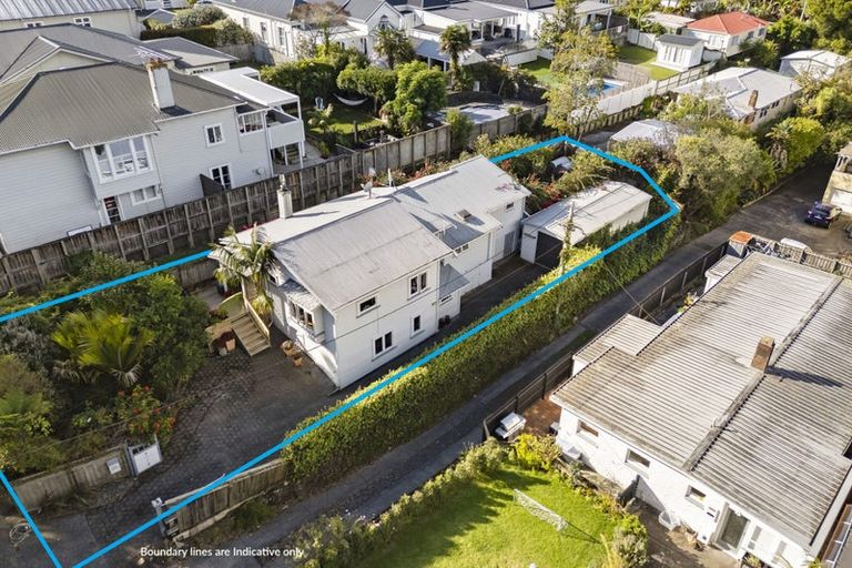 Photo of property in 20 Lake Road, Devonport, Auckland, 0624