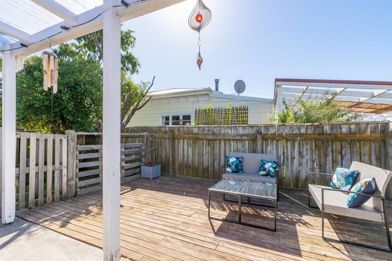 Photo of property in 52 Kirk Street, Otaki, 5512