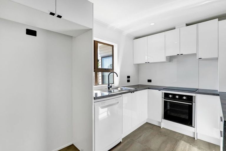 Photo of property in 115 Mangorei Road, Merrilands, New Plymouth, 4312