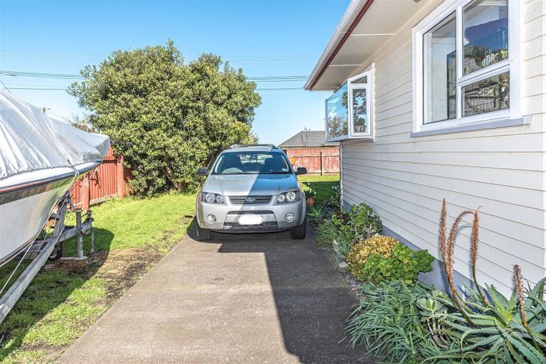 Photo of property in 202 Puriri Street, Castlecliff, Whanganui, 4501