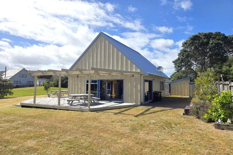 Photo of property in 135 Kowhai Avenue, Matarangi, Whitianga, 3592