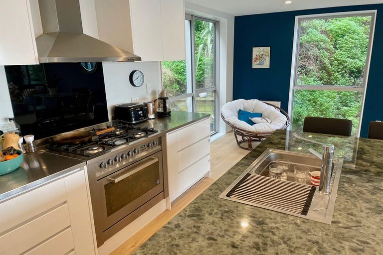 Photo of property in 6 Owhiro Bay Parade, Island Bay, Wellington, 6023