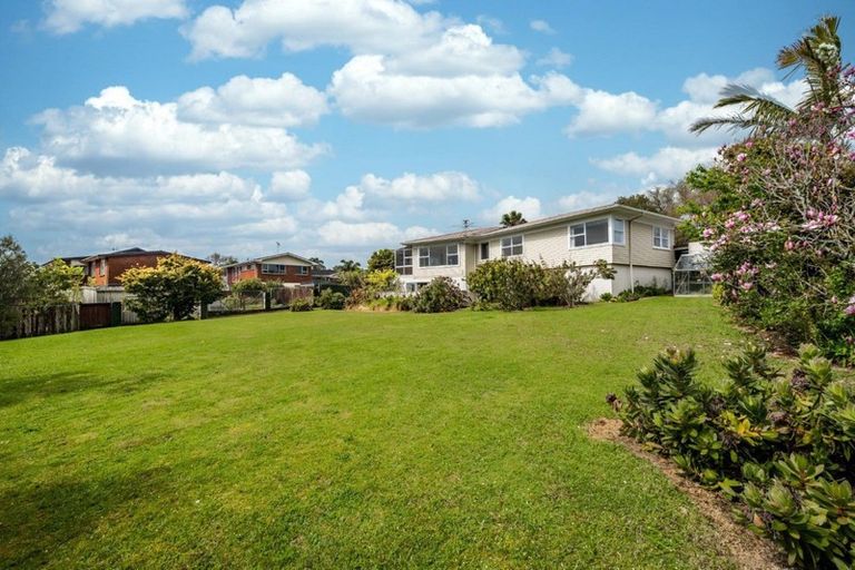 Photo of property in 20 Treeway, Sunnyhills, Auckland, 2010