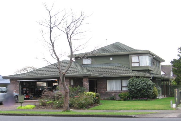 Photo of property in 85 Pahiatua Street, Hokowhitu, Palmerston North, 4410