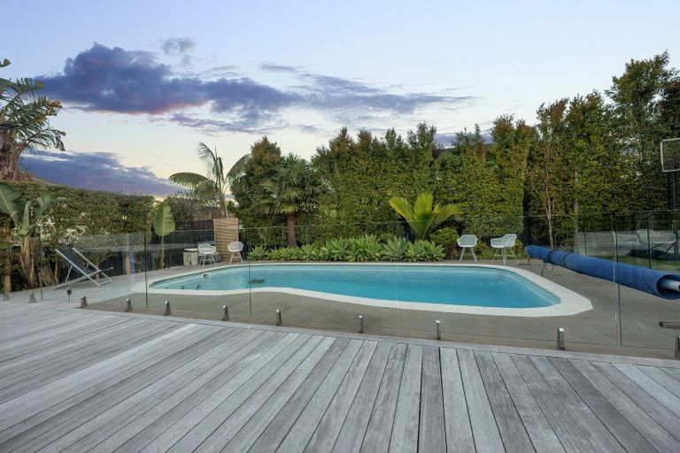 Photo of property in 9 Quebec Road, Milford, Auckland, 0620