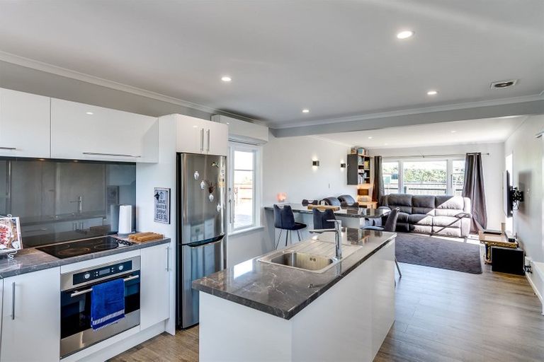 Photo of property in 47 Clarence Cox Crescent, Pirimai, Napier, 4112