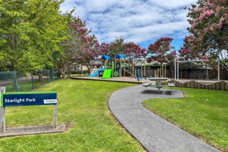 Photo of property in 9 Starlight Cove, Hobsonville, Auckland, 0618