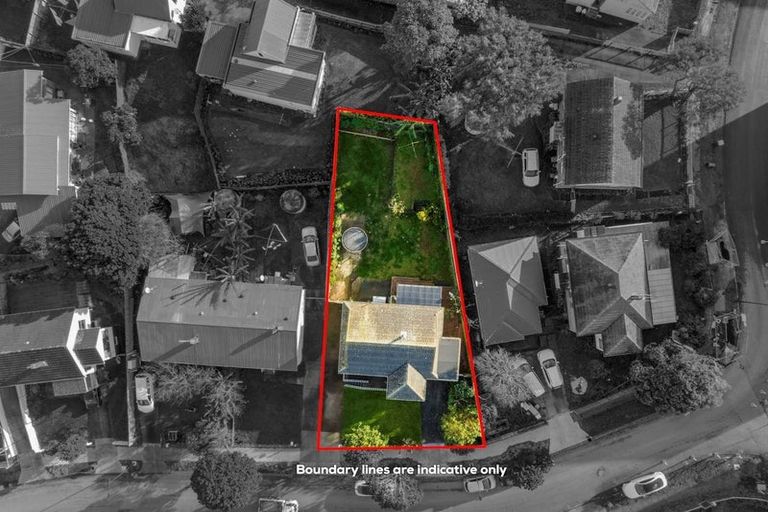 Photo of property in 1 Edmonton Avenue, Onehunga, Auckland, 1061