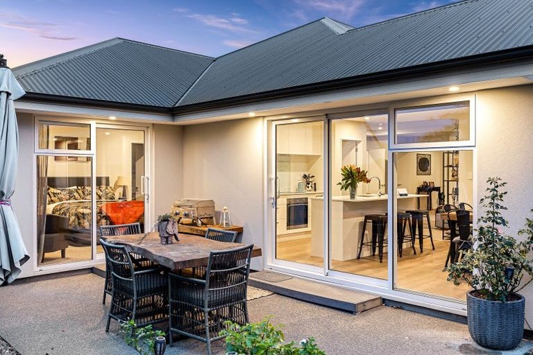 Photo of property in 33 Valour Drive, Rangiora, 7400