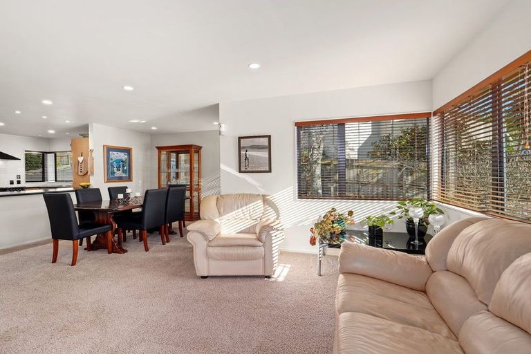 Photo of property in 33a Bronzewing Terrace, Unsworth Heights, Auckland, 0632