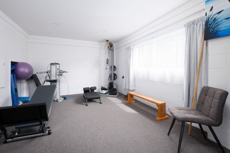 Photo of property in 32 Marlborough Avenue, Glenfield, Auckland, 0629