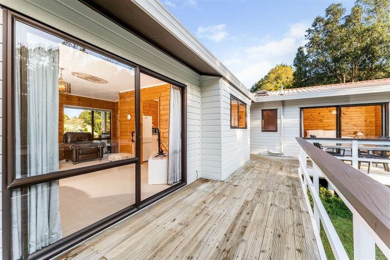 Photo of property in 14 Chardon Place, Henderson, Auckland, 0612